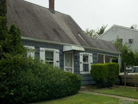 unlisted-address, Levittown, NY 11756 - photo 1