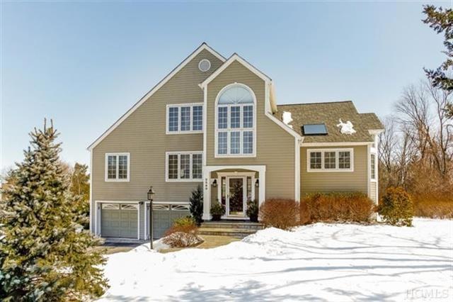 3360 Sunny Ct, Mohegan Lake, NY 10547 - photo 1