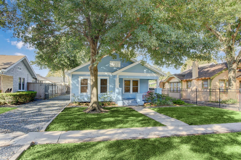 709 Ralfallen St, Houston, TX 77008 - photo 1