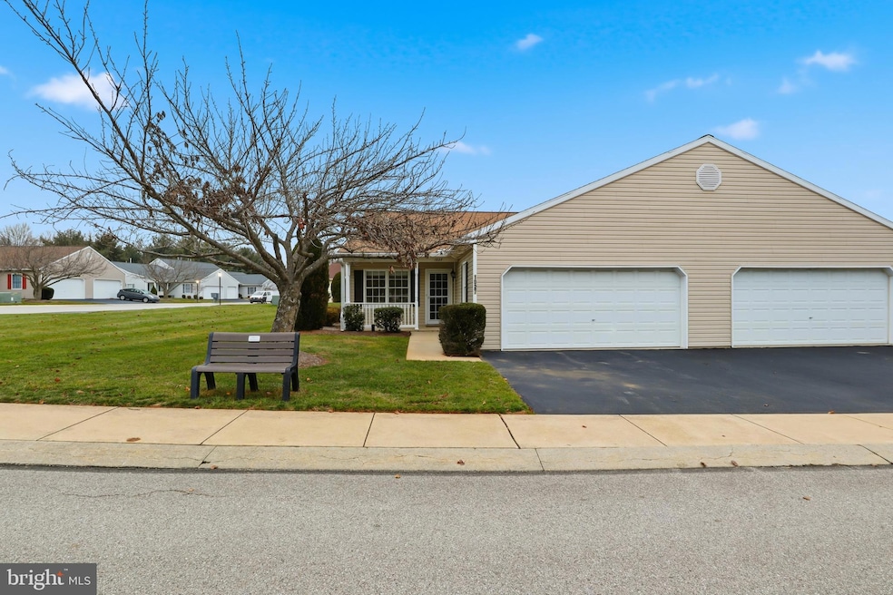 1027 Hastings Blvd unit 1027, York, PA 17402 - photo 1