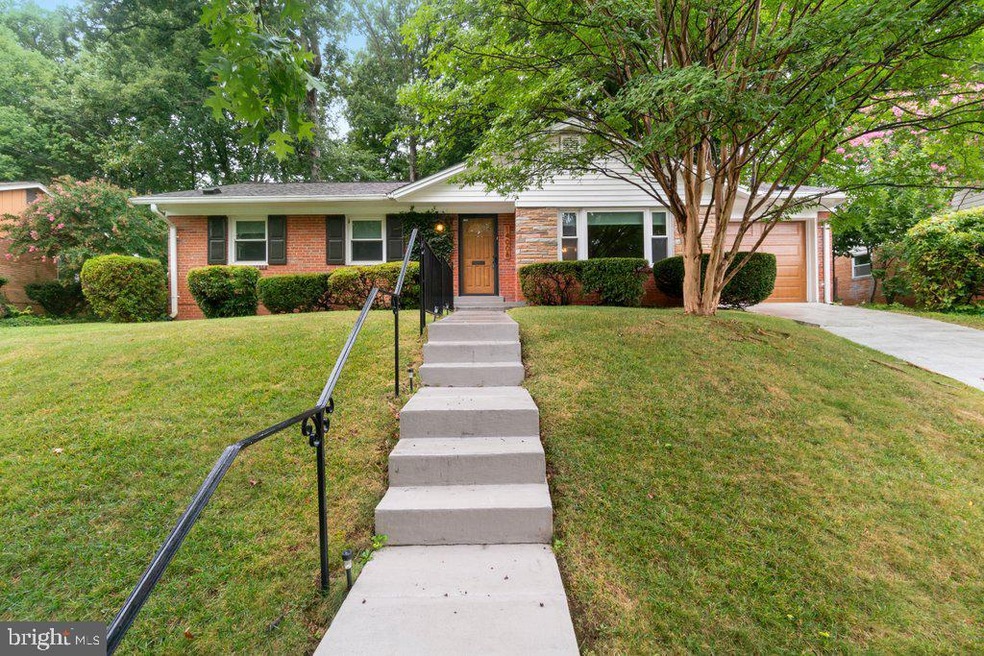 14008 Parkland Dr, Rockville, MD 20853 - photo 1