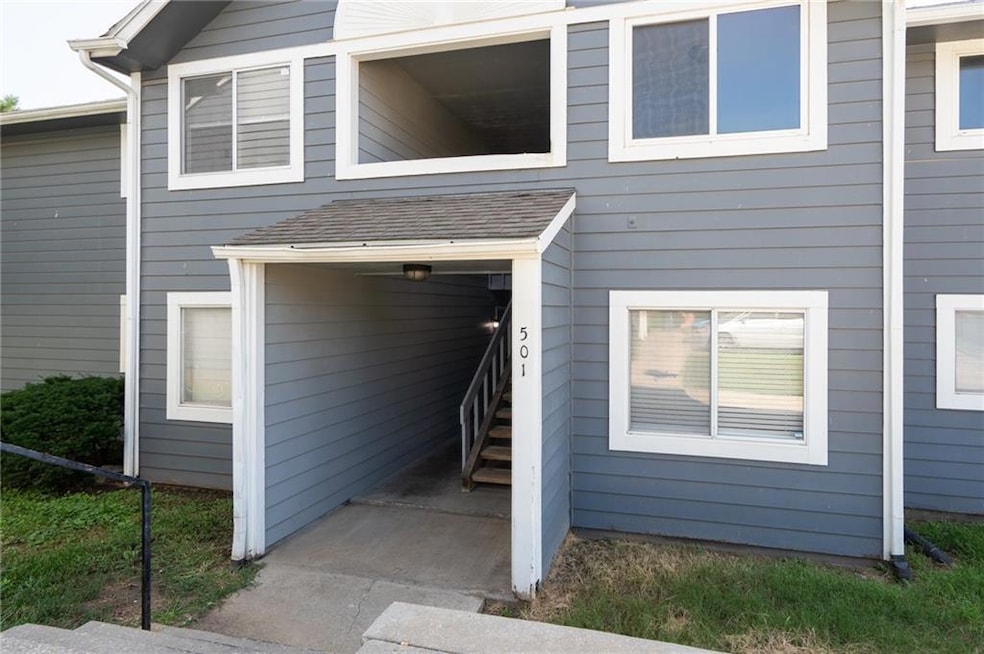 501 Colorado St unit 4, Lawrence, KS 66044 - photo 1
