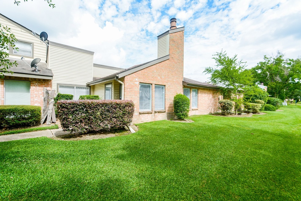 7830 Green Lawn Dr unit 7830, Houston, TX 77088 - photo 1