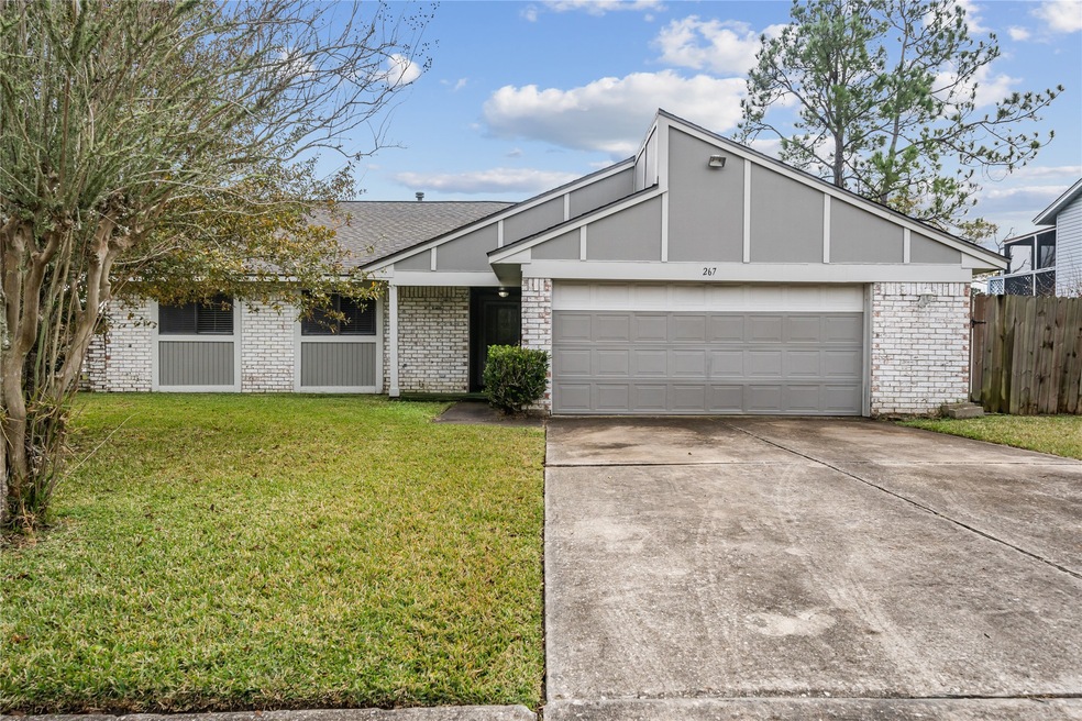 267 E Castle Harbour Dr, Friendswood, TX 77546 - photo 1