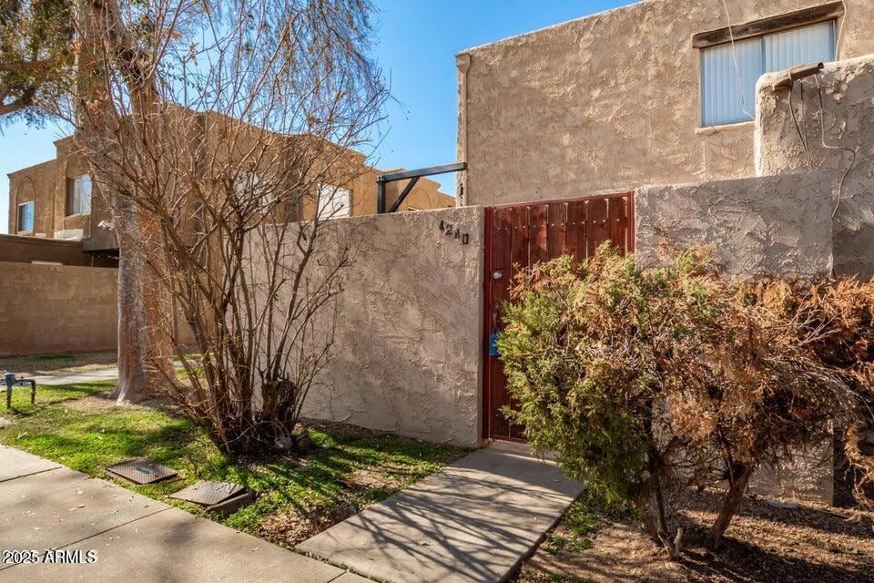 4240 N 67th Ln unit 420, Phoenix, AZ 85033 - photo 1