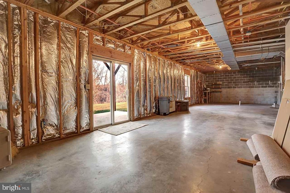 134 Leonard Ln, Harrisburg, PA 17111 - photo 1