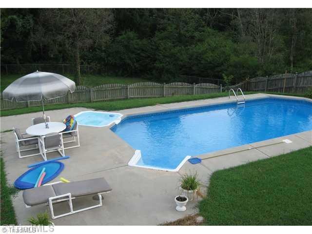Swimming Pool/Hot Tub/Sauna. 16  x 36  Inground Pool with Heated Spa