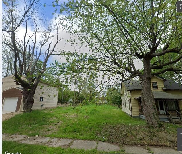 488 Bloomfield Ave, Pontiac, MI 48341 - photo 1