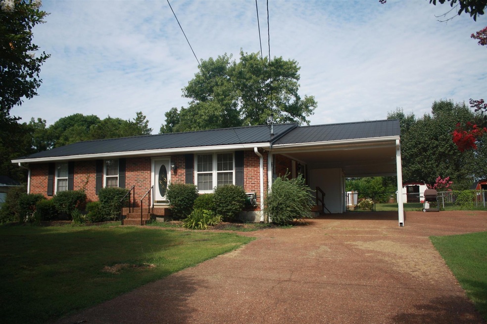 808 Kent Dr, Lebanon, TN 37087 - photo 1