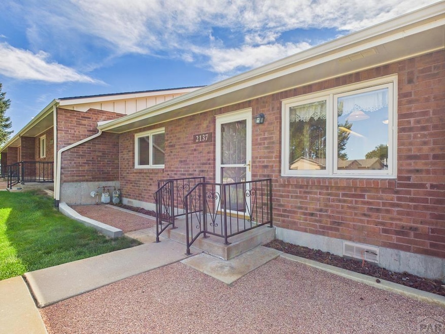 2137 Chautard Dr, Pueblo, CO 81005 - photo 1