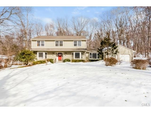 76 Cranbury Dr, Trumbull, CT 06611 - photo 1
