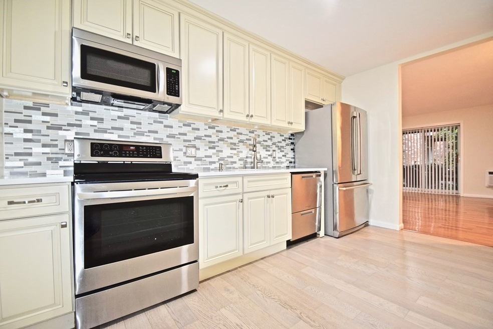 21 Westgate Rd unit 3, Chestnut Hill, MA 02467 - photo 1