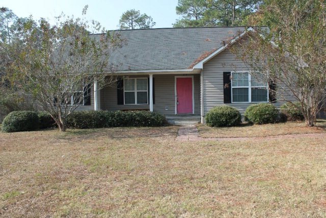 809 Grady Ave N, Douglas, GA 31533 - photo 1