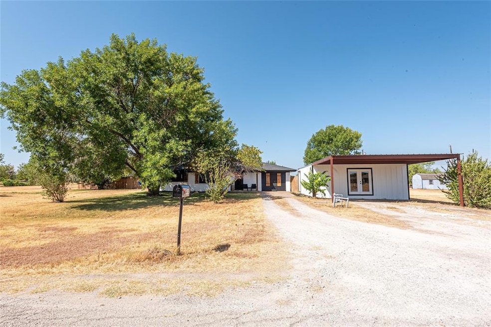 414 Palo Pinto St, Millsap, TX 76066 - photo 1