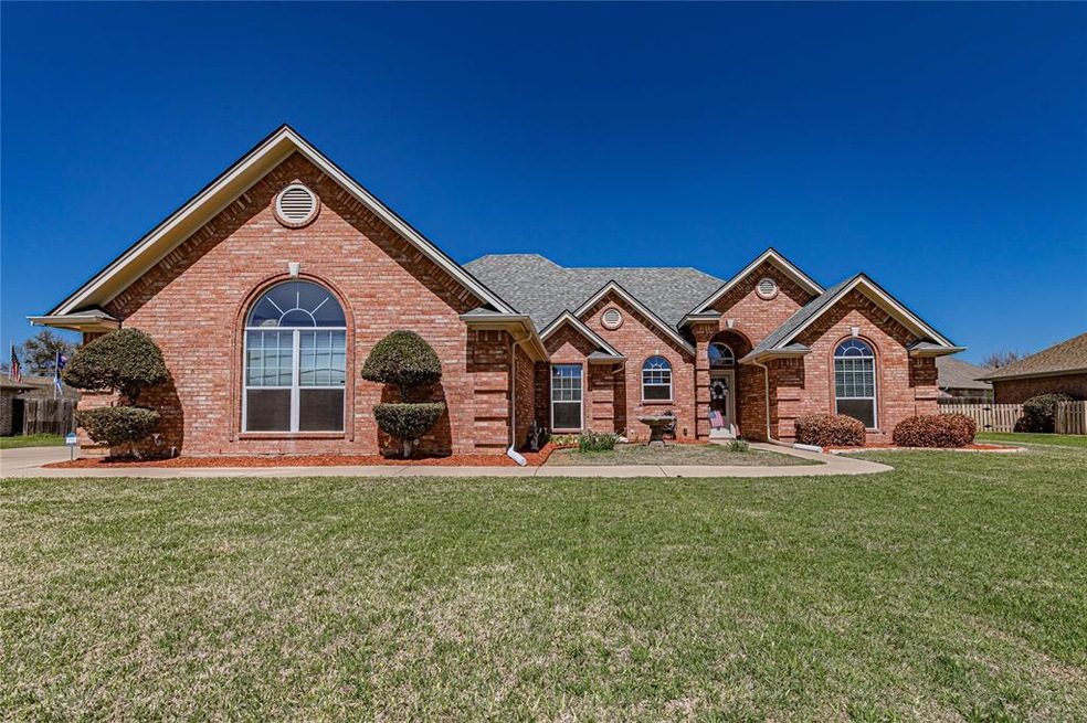 306 Granada Calle St, Granbury, TX 76049 - photo 1