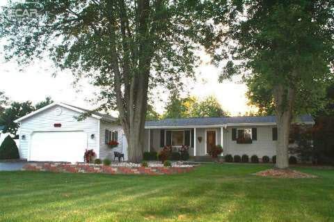 7425 Gillette Rd, Flushing, MI 48433 - photo 1