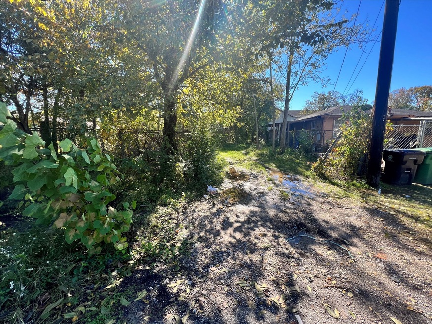 0 Vance unit 66281243, Houston, TX 77016 - photo 1