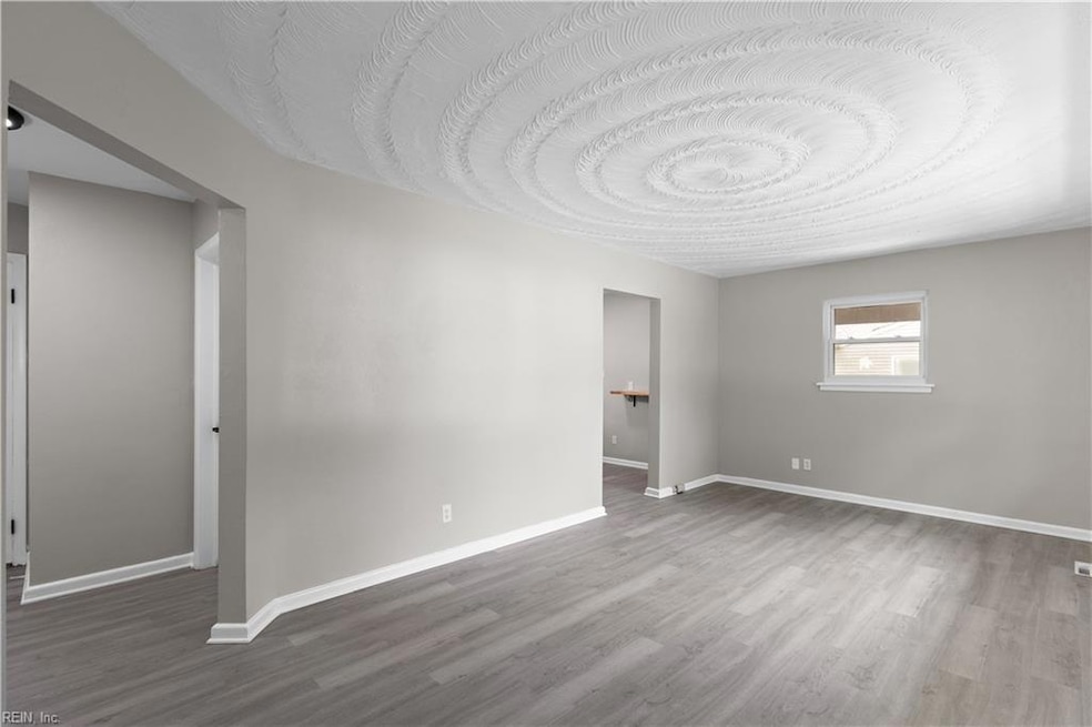 Pending $243,000 • Co-Listing Agent