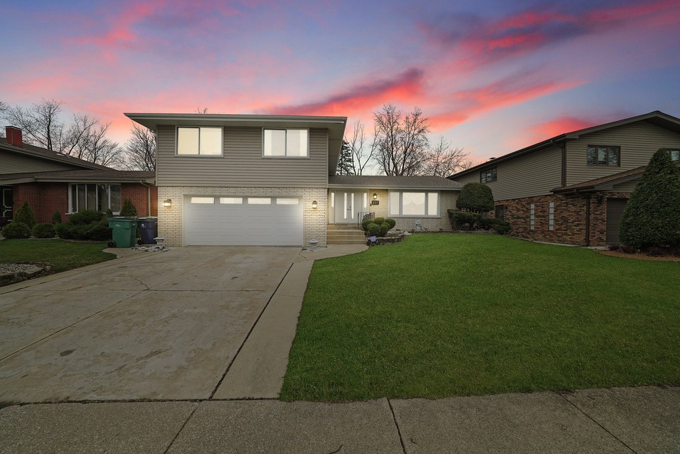 831 Rose Ln, Matteson, IL 60443 - photo 1