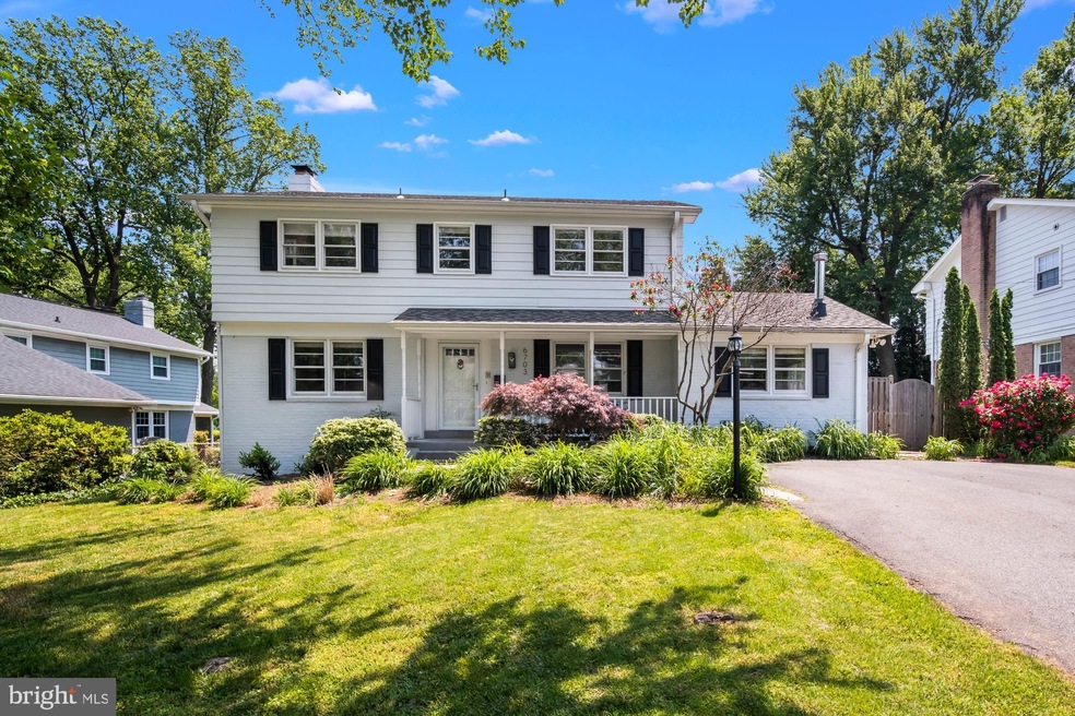6703 Moly Dr, Falls Church, VA 22046 - photo 1