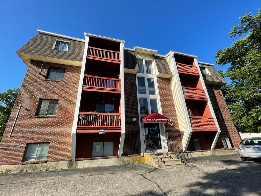 4 Park Avenue Place unit 5, Worcester, MA 01603 - photo 1