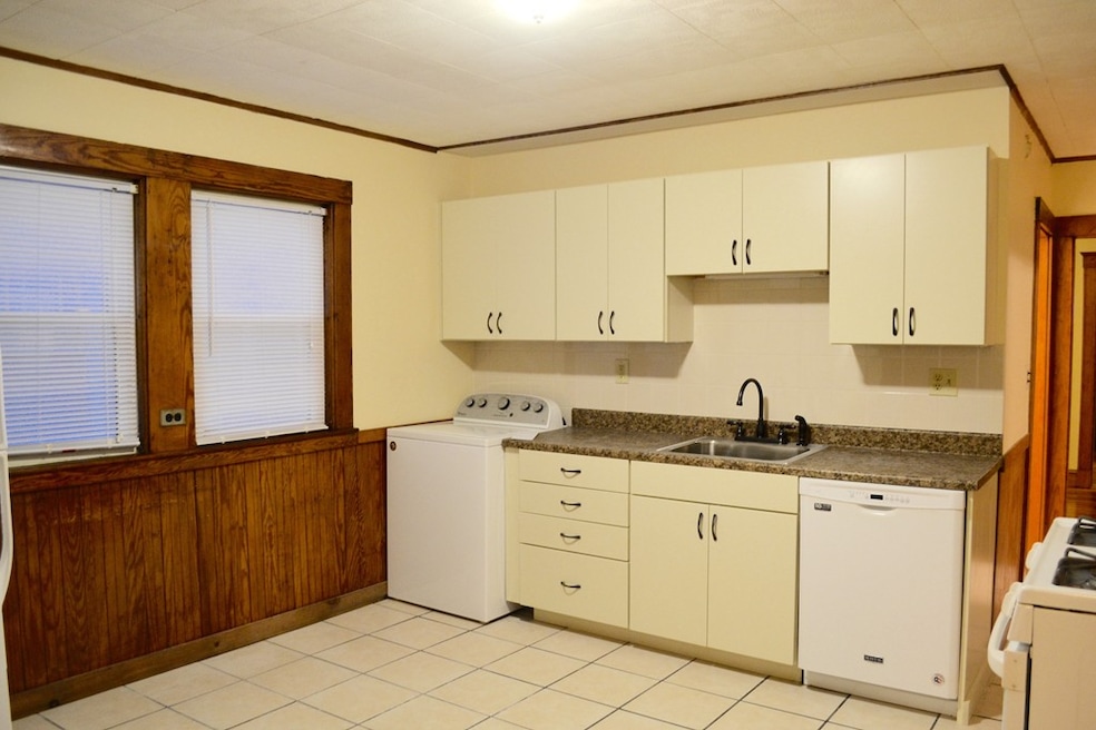 133 Albion St unit 1, Somerville, MA 02144 - photo 1