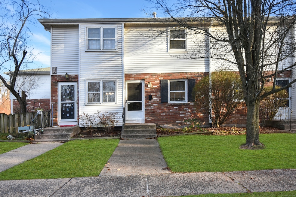 4 Georgetown unit A, Enfield, CT 06082 - photo 1