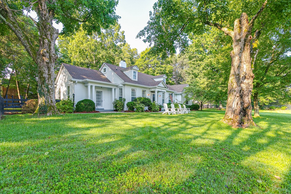 720 Murfreesboro Rd, Franklin, TN 37064 - photo 1