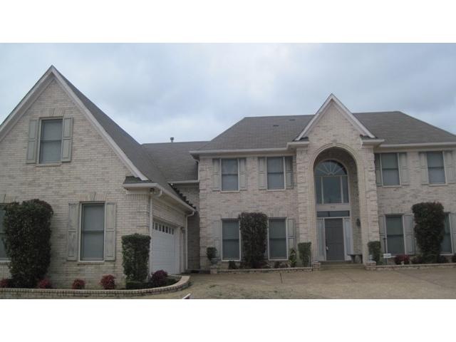Well maintained 2-story brick homes. A must see!!