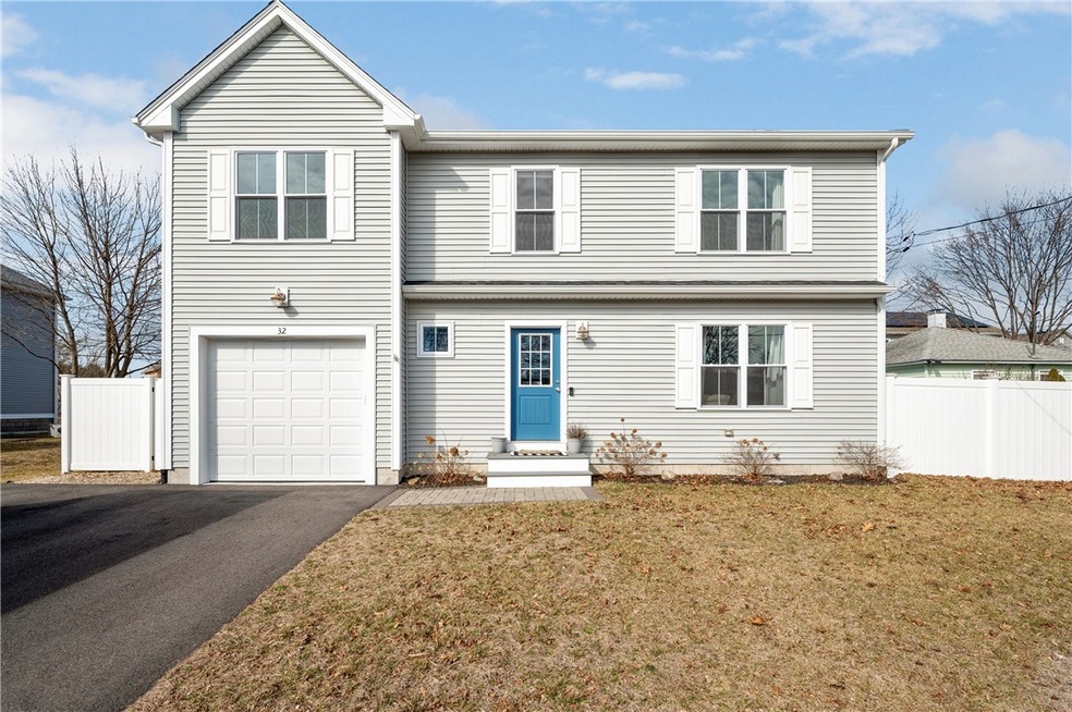 32 Drolet Ave, Pawtucket, RI 02861 - photo 1