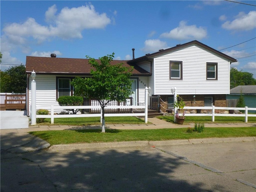 2814 Wedgewood Rd, Des Moines, IA 50317 - photo 1