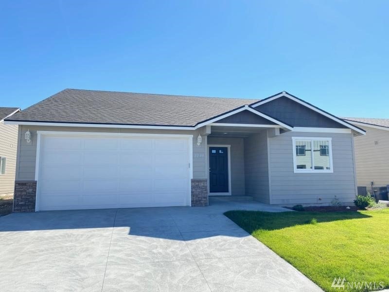 2251 S Mystical Loop, East Wenatchee, WA 98802 - photo 1