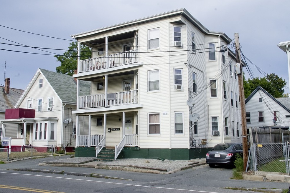 1022 Warren Ave, Brockton, MA 02301 - photo 1