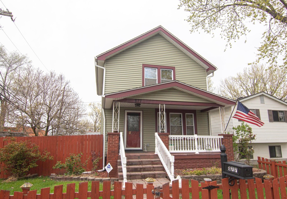 877 Elaine Rd, Columbus, OH 43213 - photo 1