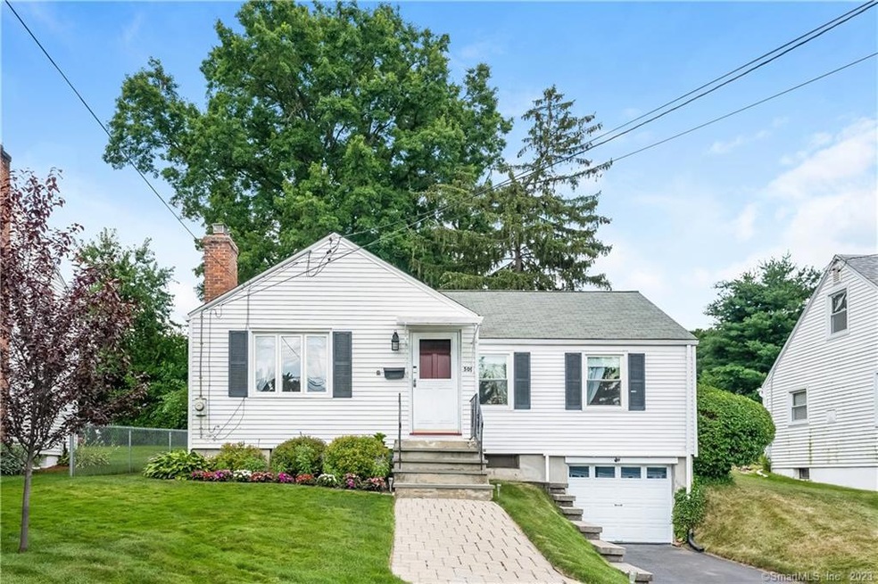 500 Trout Brook Dr, West Hartford, CT 06110 - photo 1