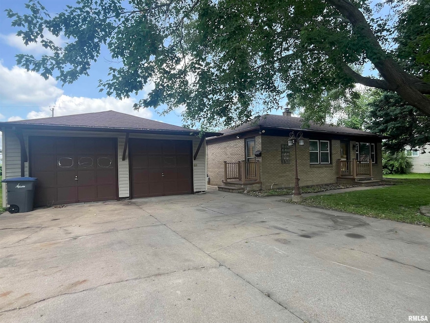 448 4th St E, Milan, IL 61264 - photo 1