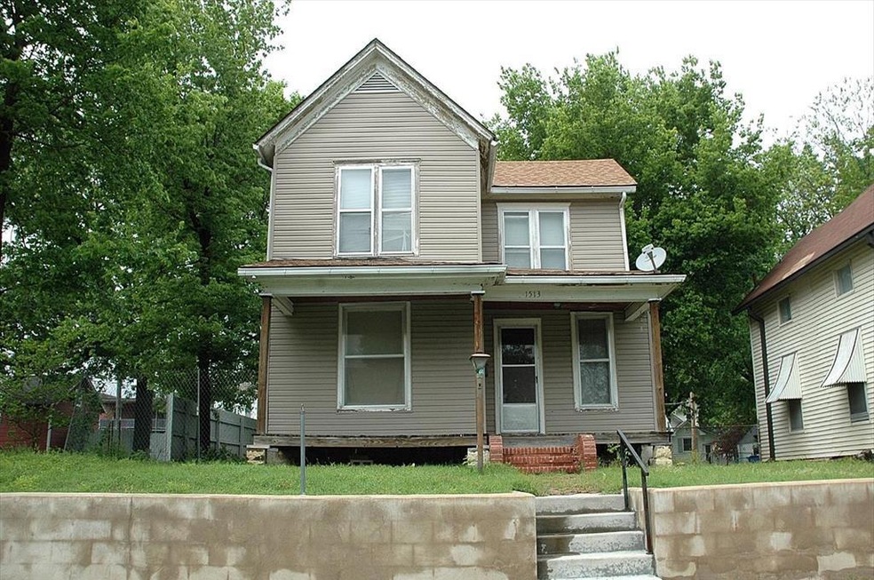 1513 Belmont Ave, Parsons, KS 67357 - photo 1