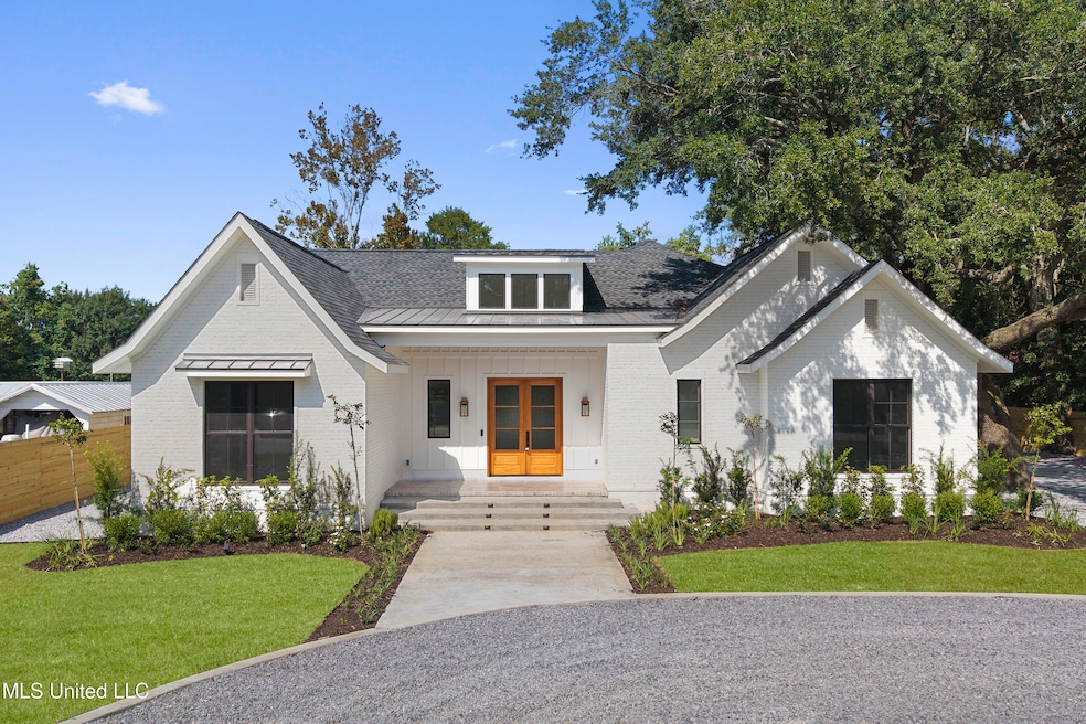 1203 Calhoun St, Ocean Springs, MS 39564 - photo 1