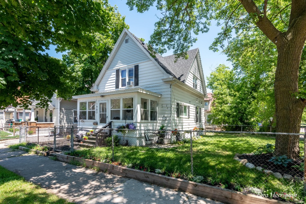 1902 Coit Ave-3