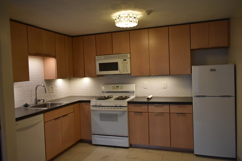 5 Karen Cir unit 12, Billerica, MA 01821 - photo 1