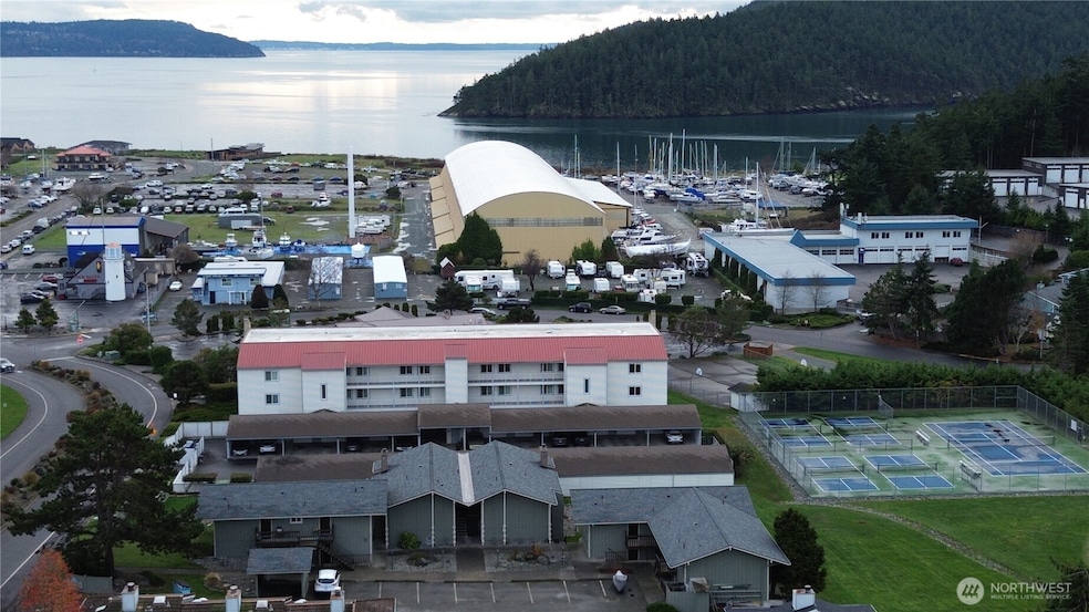 1710 Skyline Way unit 103, Anacortes, WA 98221 - photo 1