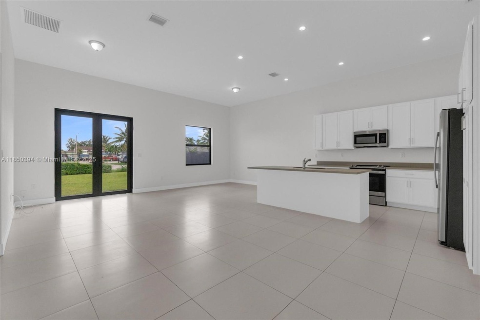 19447 SW 124th Ct unit 1, Miami, FL 33177 - photo 1