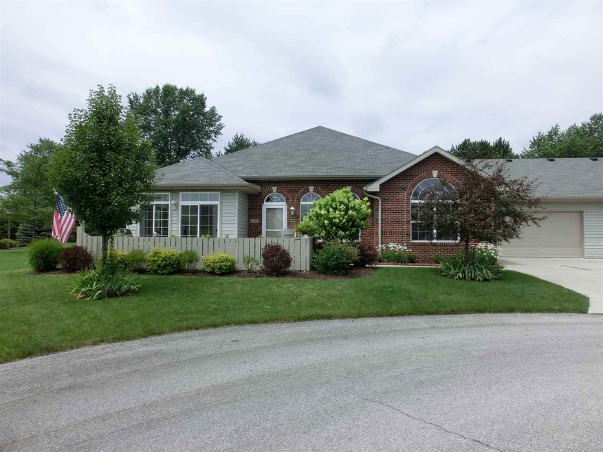 Attractive ranch style condo/ Very appealing desig