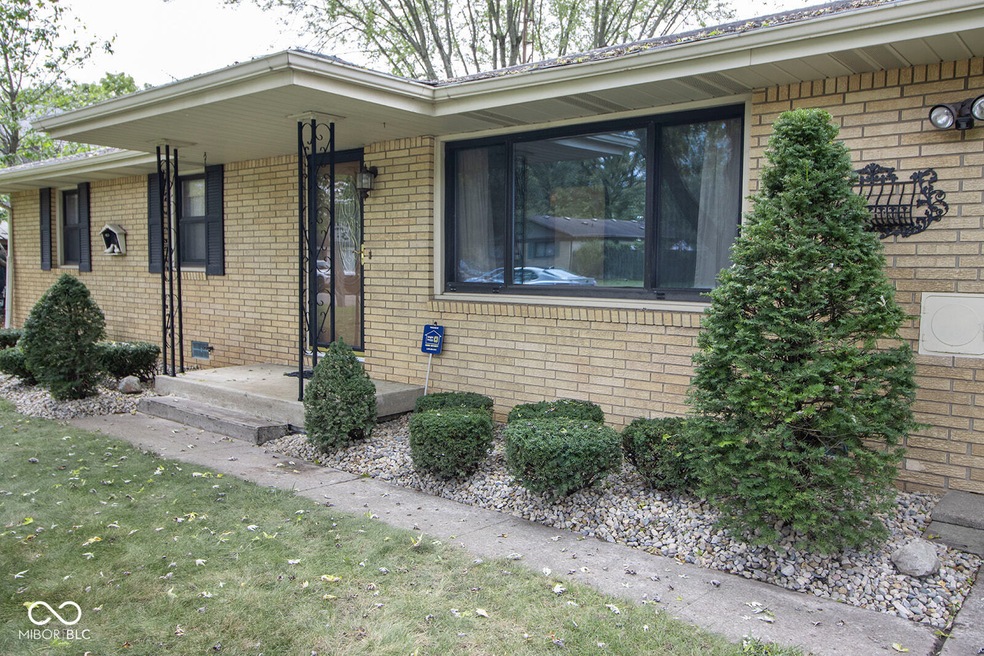 113 N Coventry Dr, Anderson, IN 46012 - photo 1