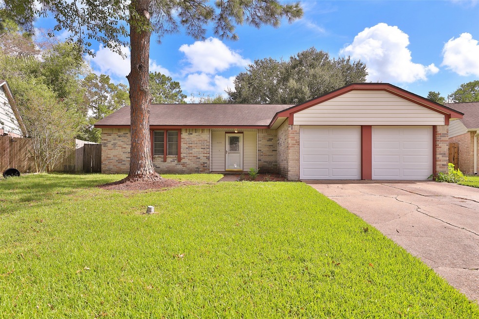 16315 Townes Rd, Friendswood, TX 77546 - photo 1