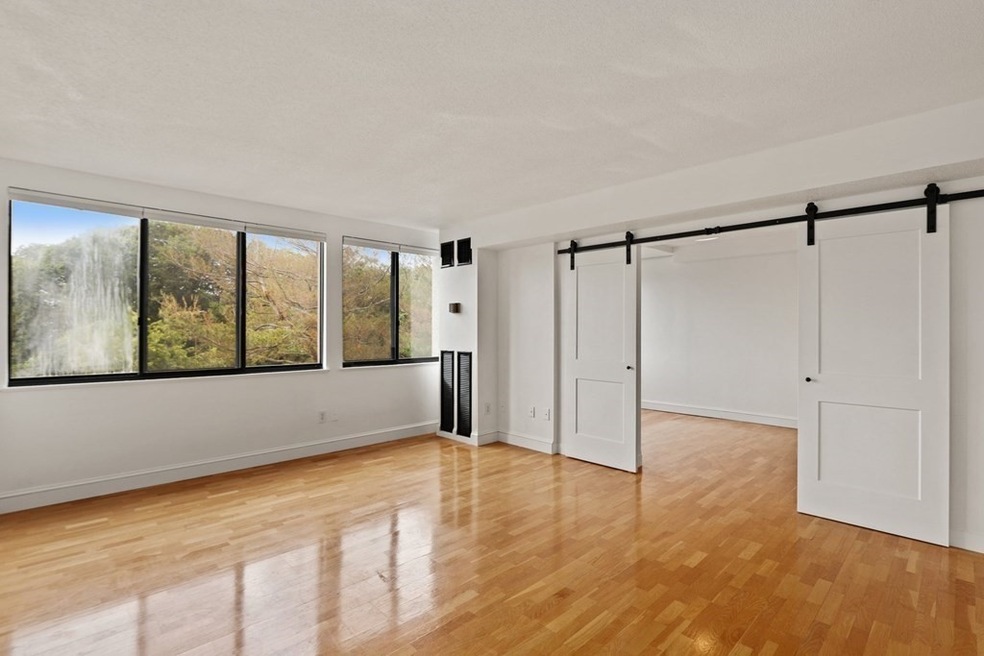 250 Hammond Pond Pkwy unit 516S, Chestnut Hill, MA 02467 - photo 1