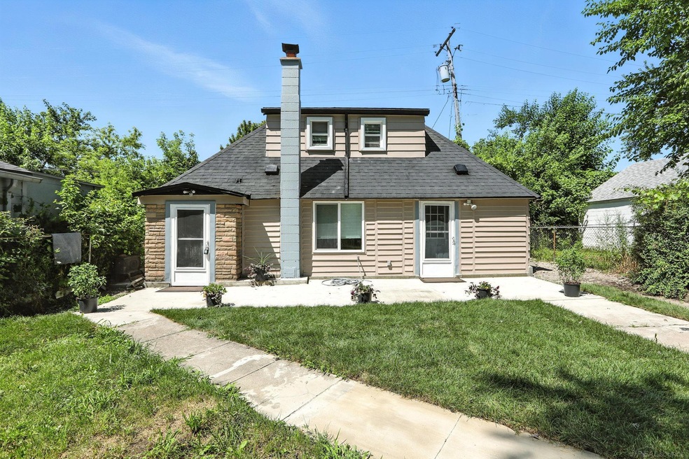 24591 Valley Ave, Eastpointe, MI 48021 - photo 1