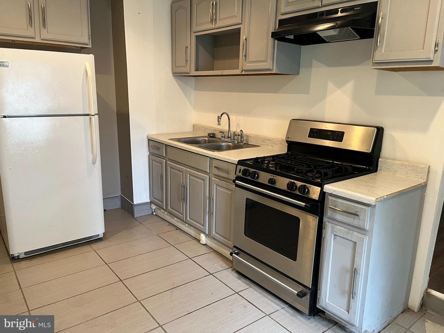 608 S 5th St unit 2, Camden, NJ 08103 - photo 1