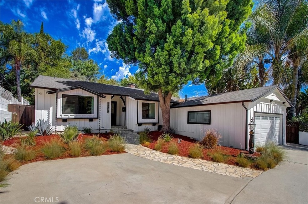 22269 Macfarlane Dr, Woodland Hills, CA 91364 - photo 1