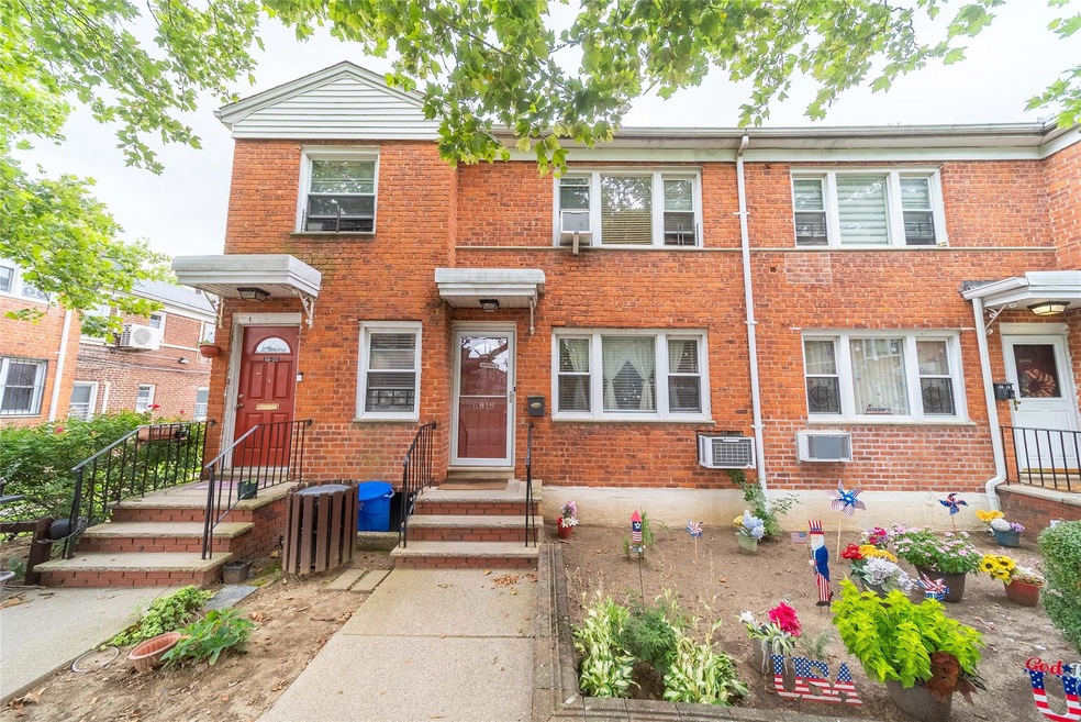 Pending $330,000 • Co-Listing Agent